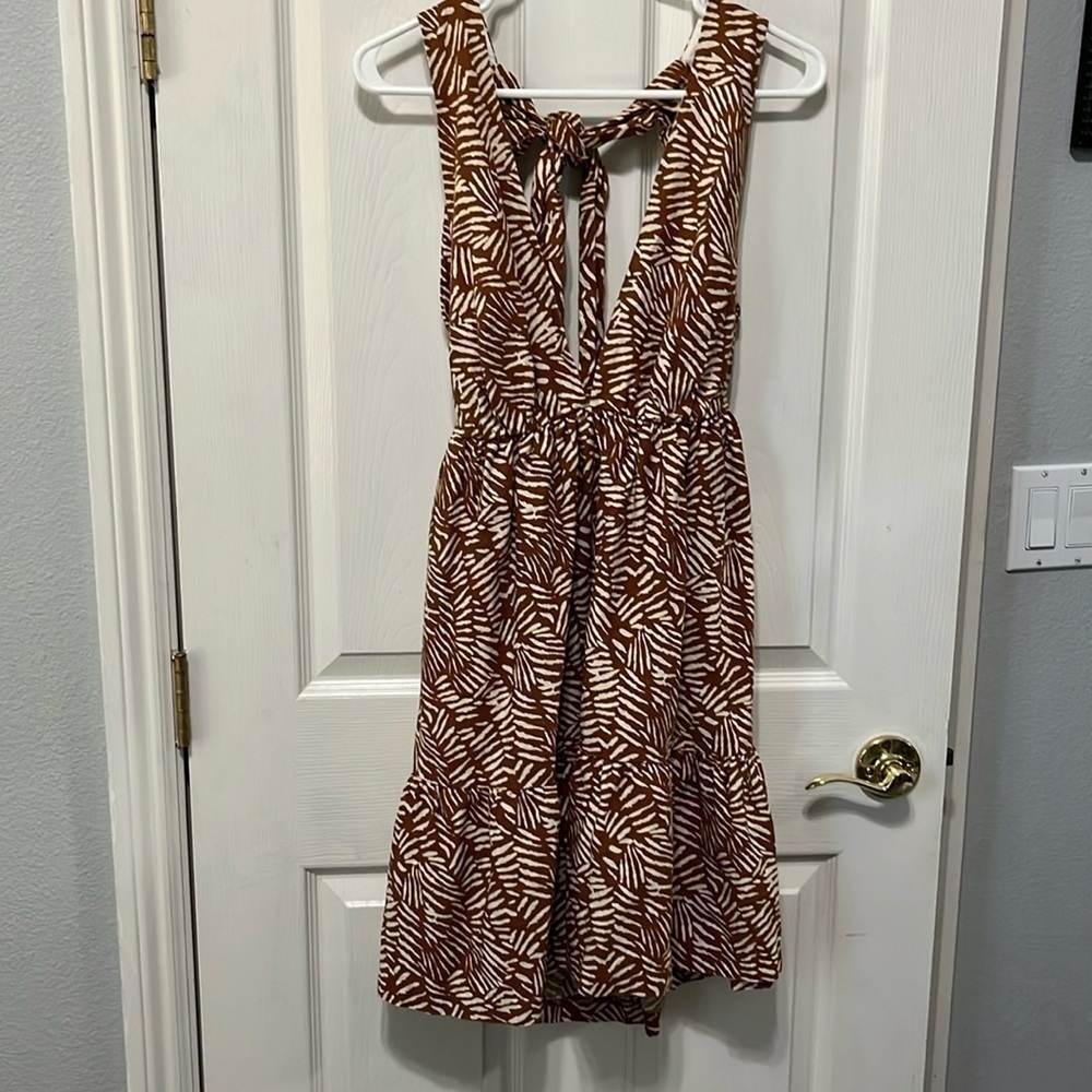 House of Harlow Leaf Print Tie Back Sundress  Mini Size Small - Picture 2 of 9